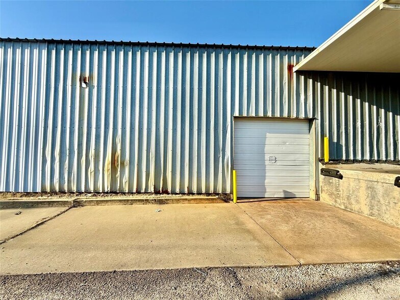 More Photos Of 2210 Alabama Ave, Selma Warehouse For Lease
