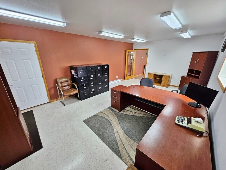 More Photos Of 314 1st St NE, Rugby Light Distribution For Sale
