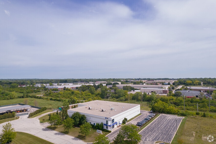 More Photos Of 3982 Ryan Rd, Gurnee Warehouse For Lease