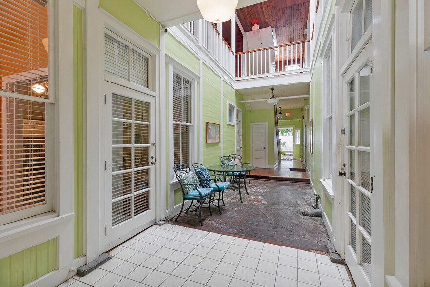 More Photos Of 812 Fleming St, Key West Storefront For Sale
