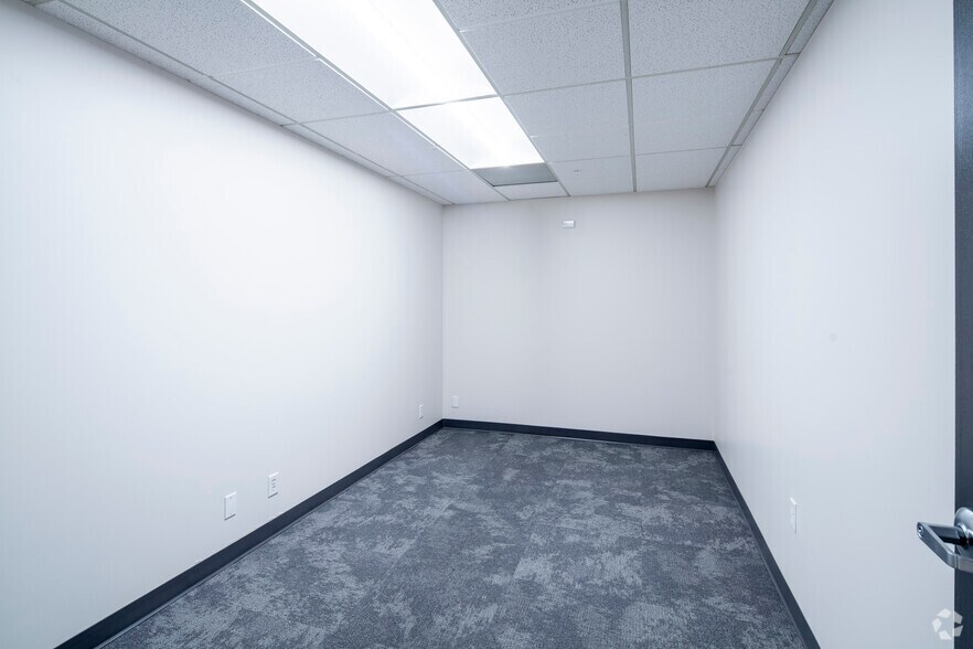 More Photos Of 7000 Broadway, Denver Unknown For Lease