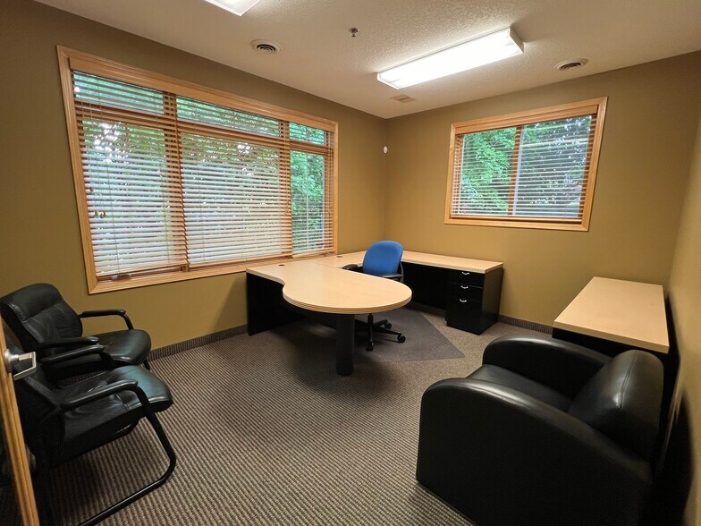 More Photos Of 3360 N Annapolis Ave, Plymouth Office For Sale