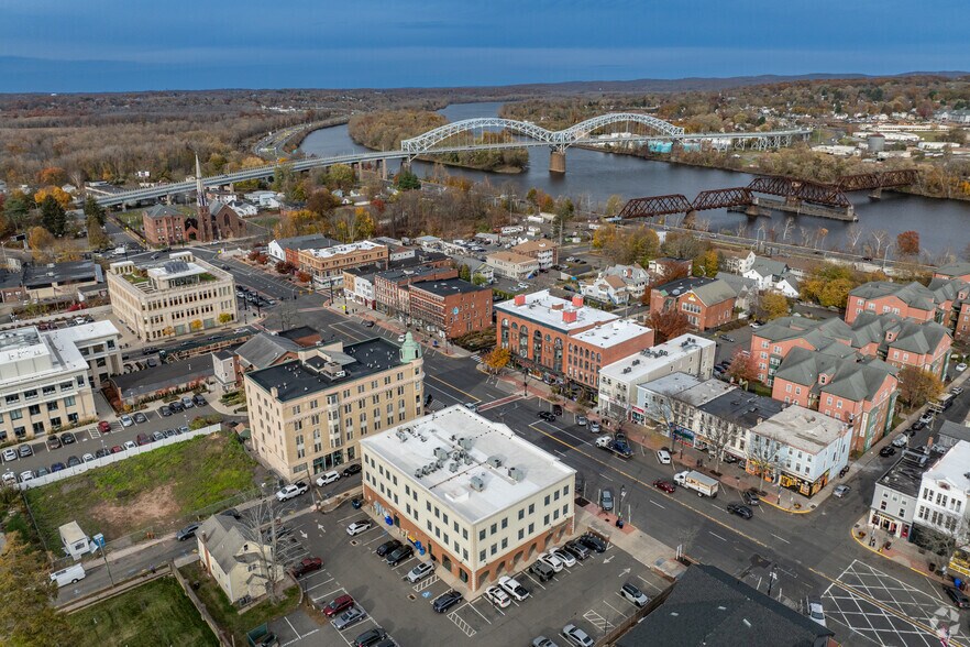 More Photos Of 575 Main St, Middletown Medical For Sale