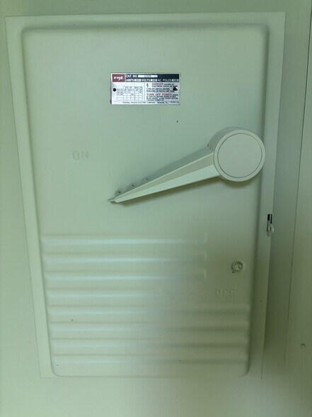 More Photos Of 1805-1811 Sawmill Pky, Huron Warehouse For Sale