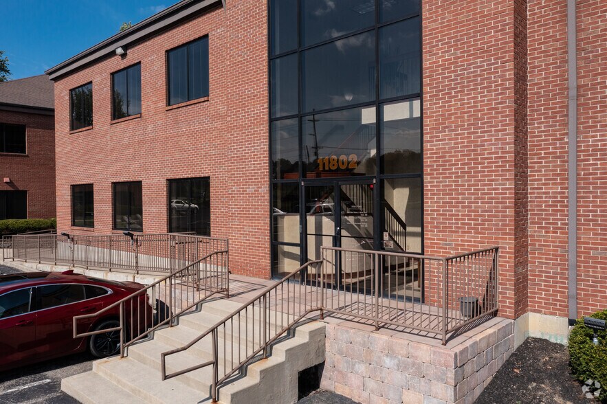 More Photos Of 11802 Conrey Rd, Cincinnati Office For Sale