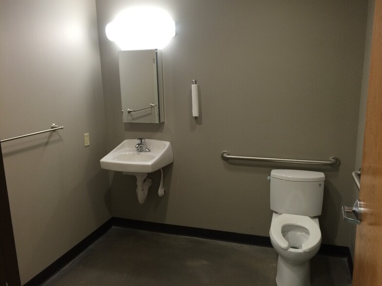 More Photos Of 537 S Victor Ave, Tulsa Office For Lease