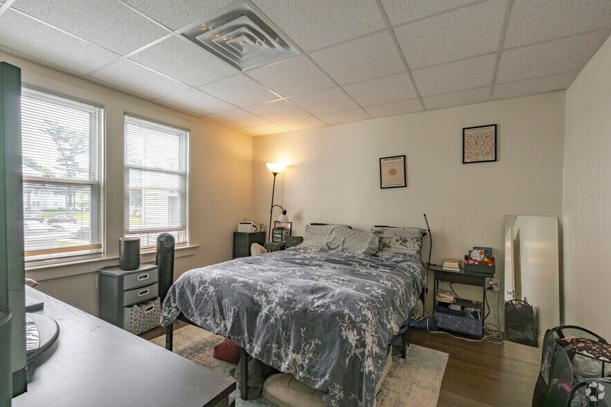 More Photos Of 820 Farmington Ave, West Hartford Office Residential For Lease