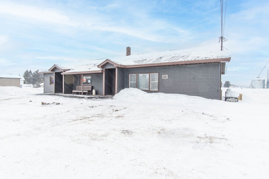 Primary Photo Of 5551 Naumburg Ln, Castorland Specialty For Sale