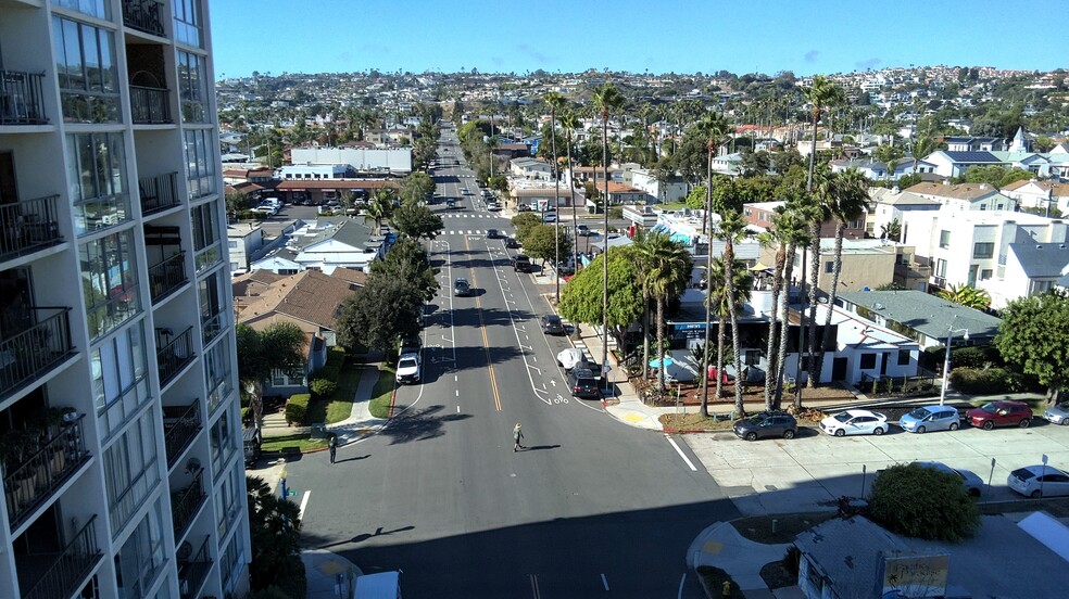 More Photos Of 4955 Cass St, San Diego General Retail For Sale