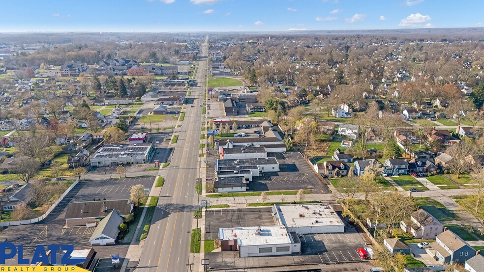 More Photos Of 5986-5998 Market St, Youngstown Storefront Retail Office For Lease