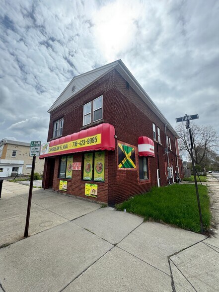 More Photos Of 2501 Pine Ave, Niagara Falls Storefront Retail Residential For Sale