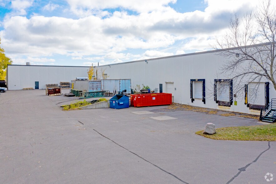 More Photos Of 141-143 N Jonathan Blvd N, Chaska Manufacturing For Lease