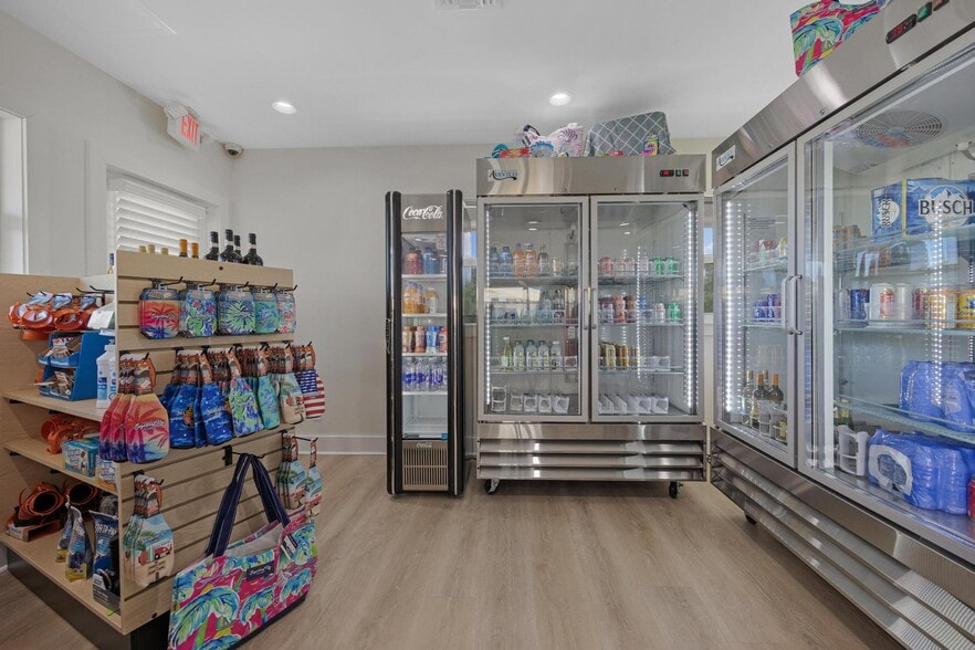 More Photos Of 19950-19980 Overseas Hwy, Sugarloaf Key Office For Sale