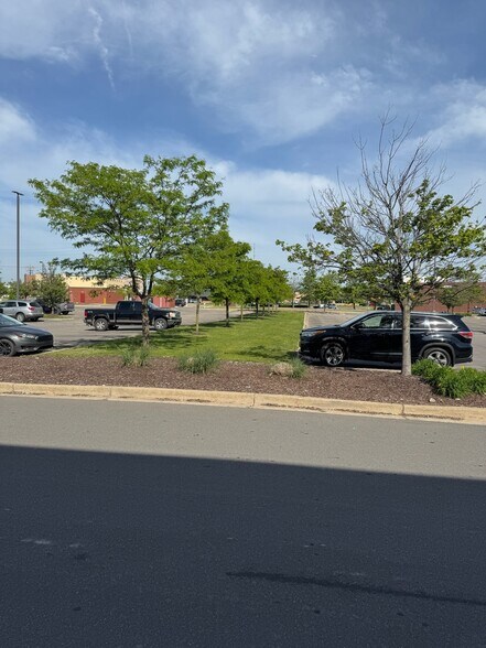 More Photos Of 50700-50870 Gratiot Ave, Chesterfield Unknown For Lease