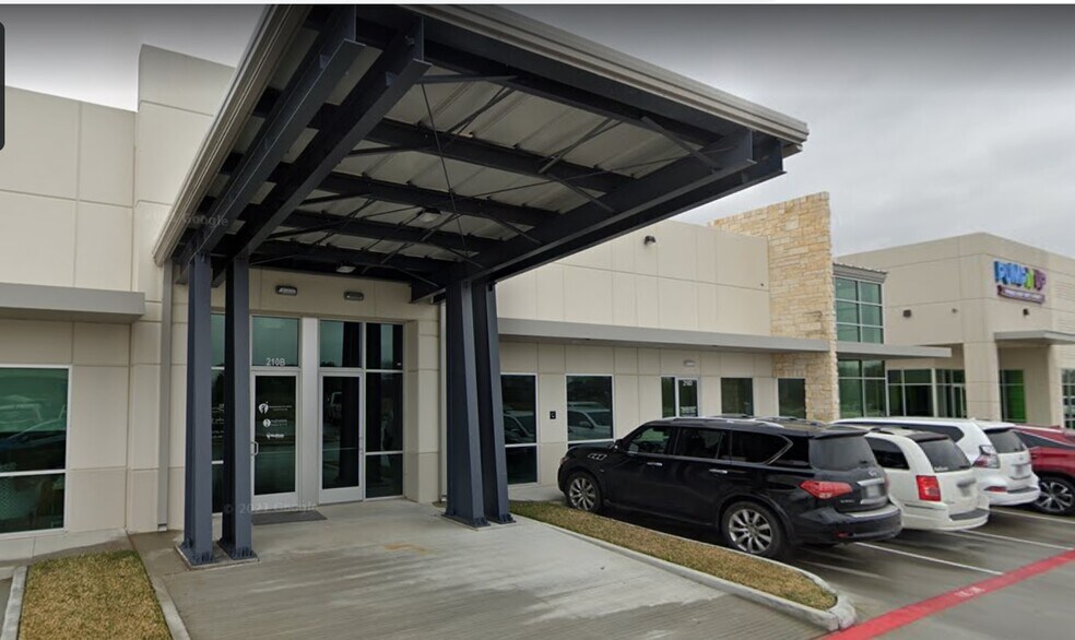 More Photos Of 210 Genesis Blvd, Webster Office For Sale