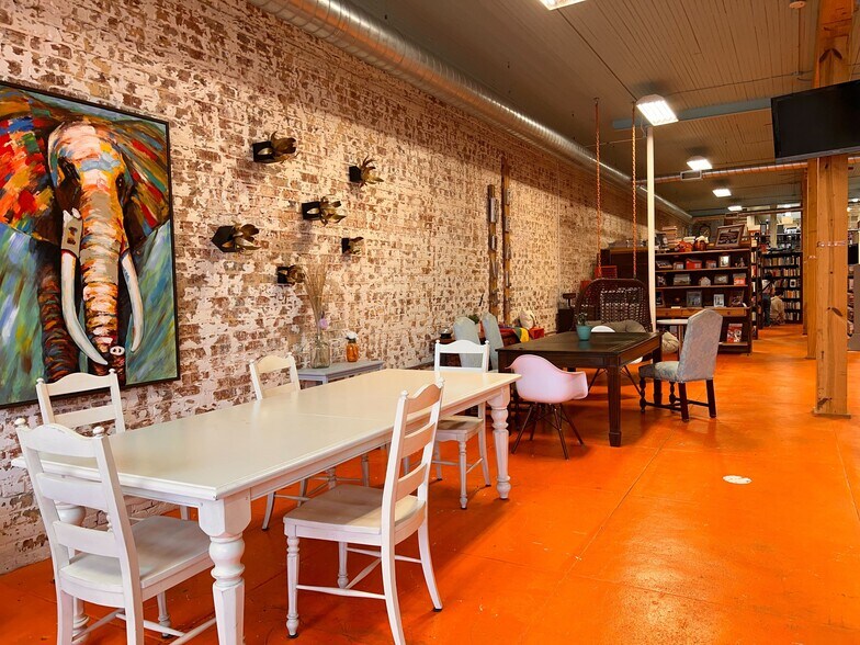 More Photos Of 346 S Worth St, Burlington Office For Lease