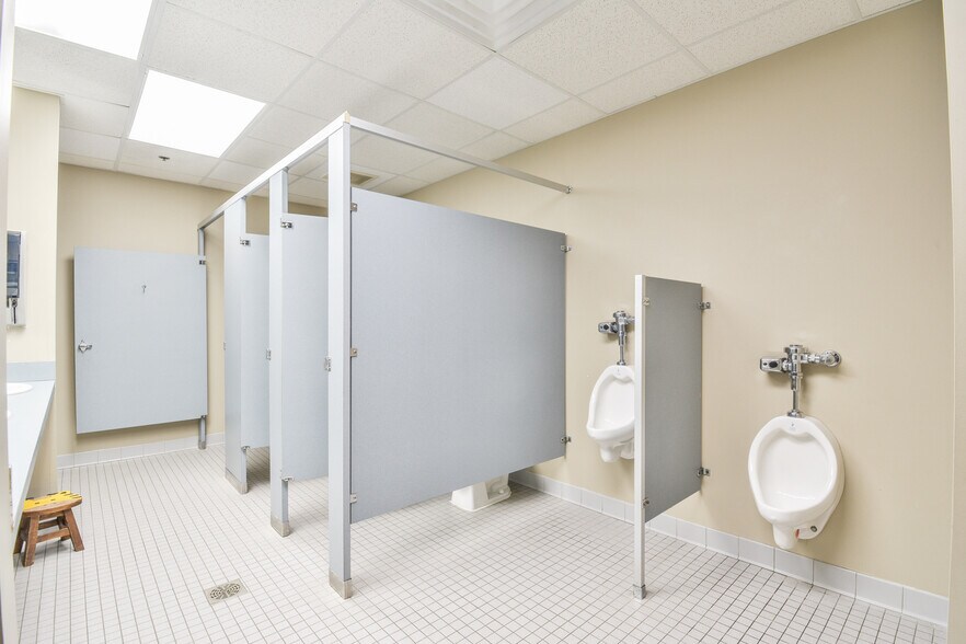 More Photos Of 1400 Grayson Hwy, Lawrenceville Religious Facility For Sale