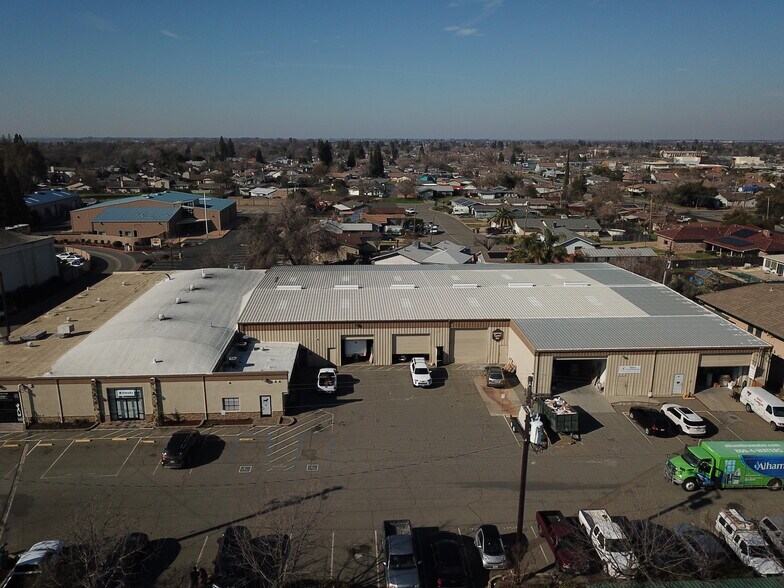 More Photos Of 110 Flocchini Cir, Lincoln Showroom For Lease