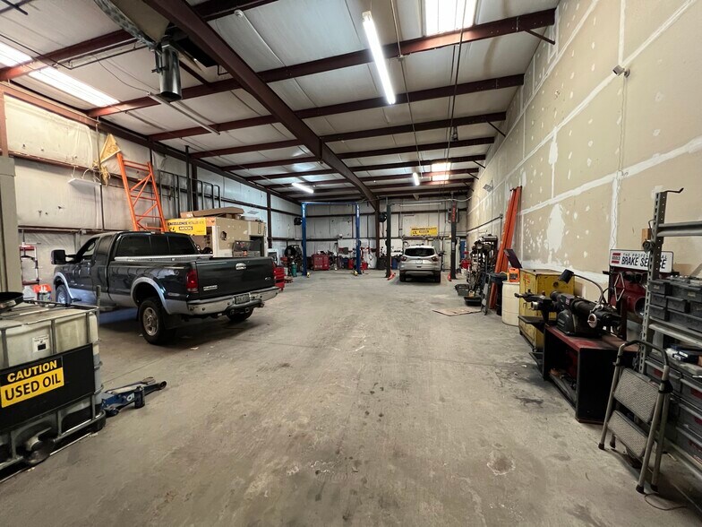 More Photos Of 3970 S Decatur St, Englewood Warehouse For Lease