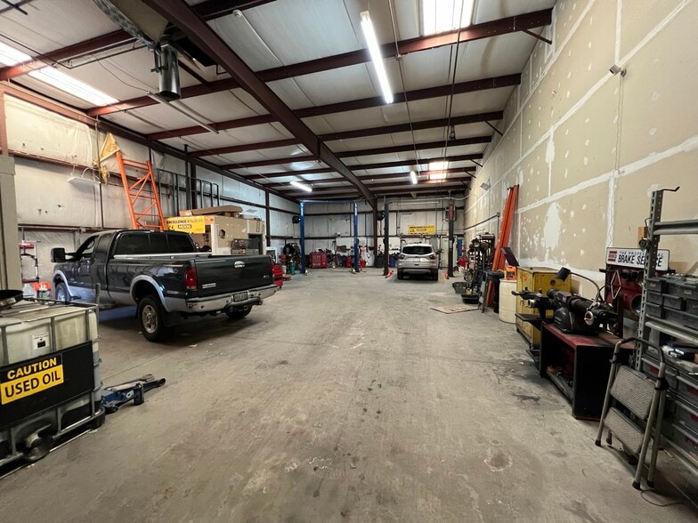 More Photos Of 3970 S Decatur St, Englewood Warehouse For Lease