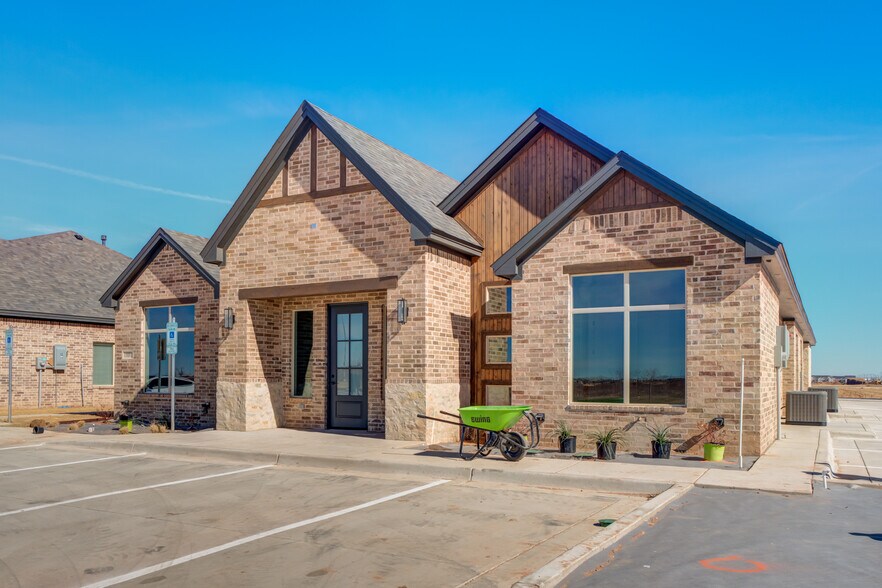 Primary Photo Of 1418 N Slide Rd, Lubbock Medical For Sale