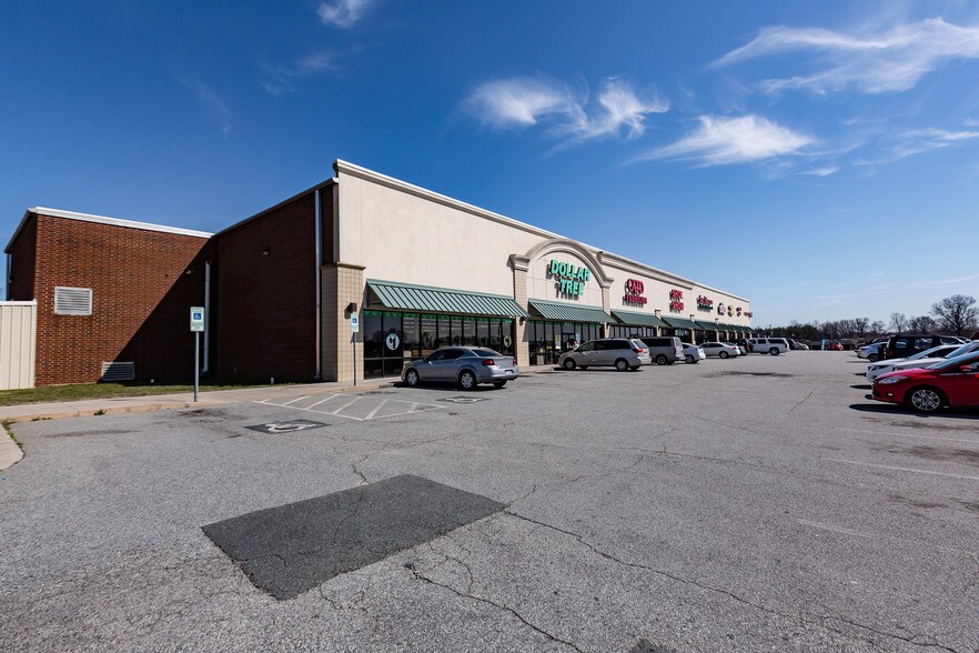 More Photos Of 131 Commerce Ln, Mayodan Storefront For Lease