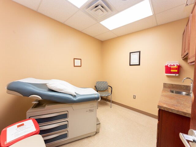 More Photos Of 1051-1103 W Sherman Ave, Vineland Medical For Lease