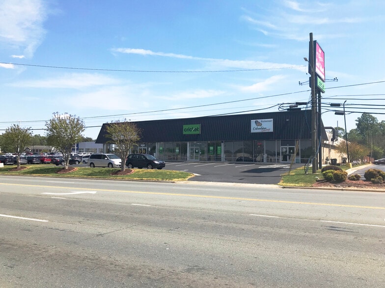 More Photos Of 404 Huffman Mill Rd, Burlington Daycare Center For Lease