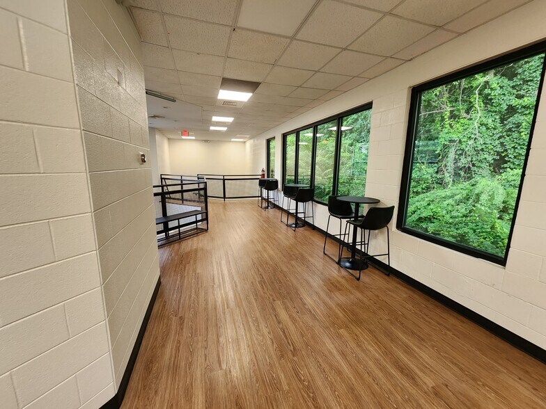 More Photos Of 501 Howell Rd, Greenville Office For Lease