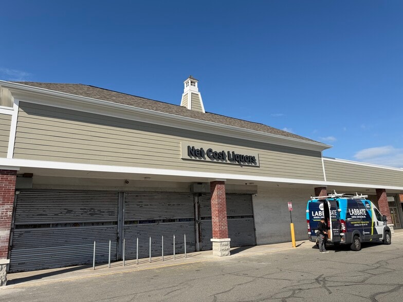 More Photos Of 3161 Amboy Rd, Staten Island Unknown For Lease