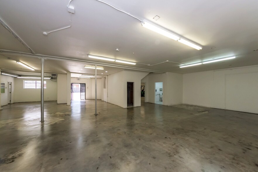 More Photos Of 741 E 14th Pl, Los Angeles Warehouse For Lease