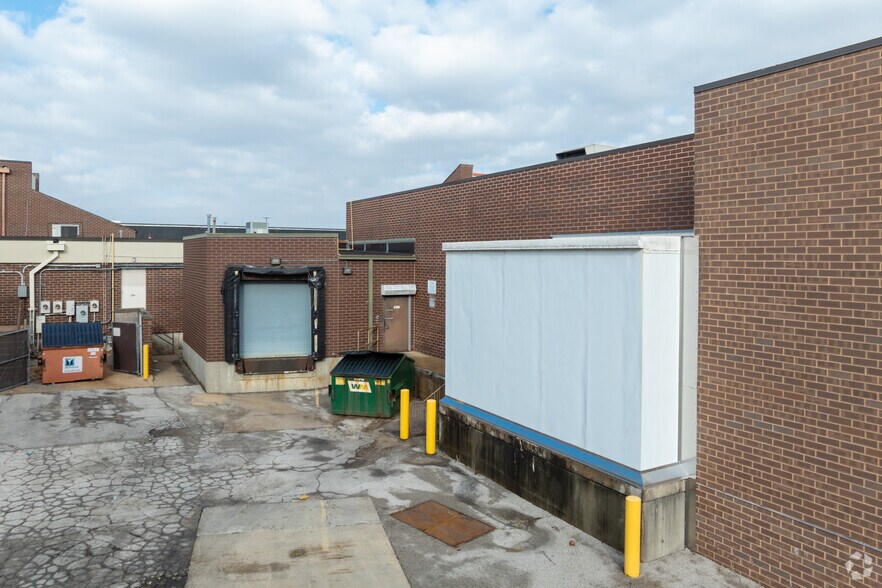 More Photos Of 1312-1348 Clarkson Dr, Ellisville Storefront For Lease