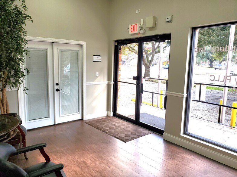 More Photos Of 3220 Broadway St, Houston Office For Lease