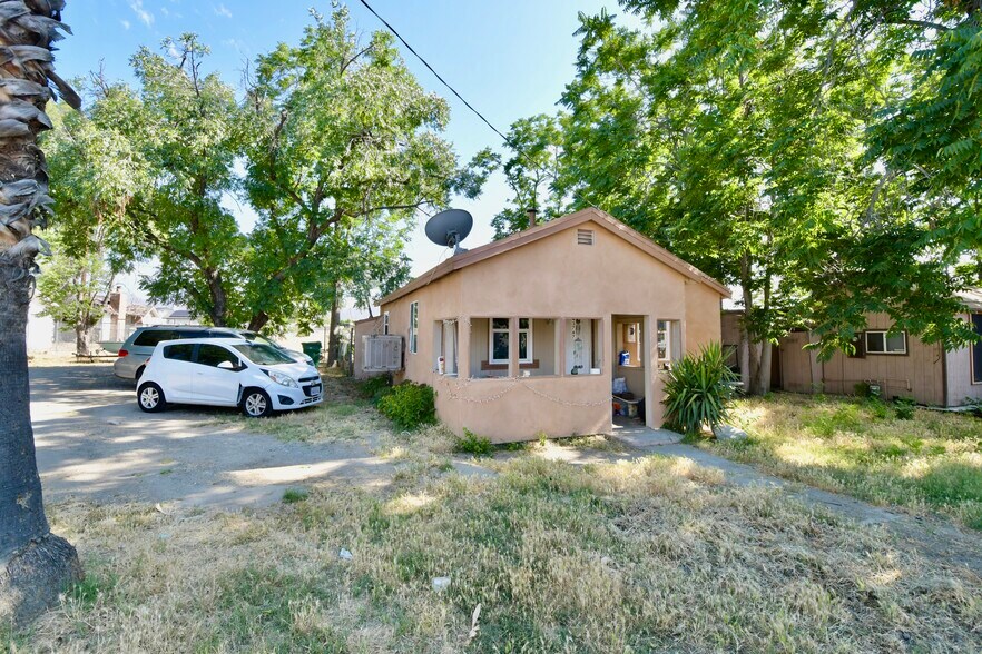 More Photos Of 43763-43789 State Highway 74, Hemet Apartments For Sale