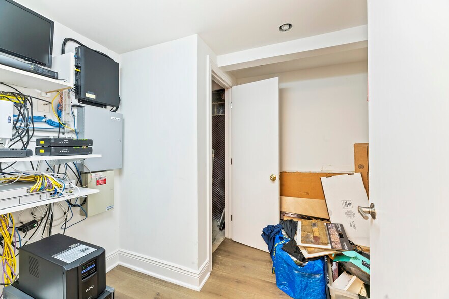 More Photos Of 330 New Brunswick Ave, Fords Office For Sale