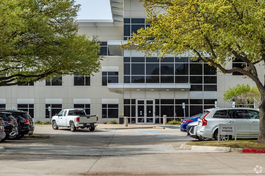 More Photos Of 8616 Freeport Pky, Irving Unknown For Lease