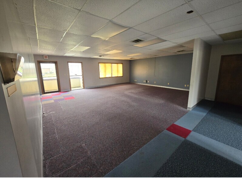 More Photos Of 5601 S Meridian St, Indianapolis Medical For Lease
