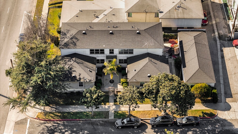 More Photos Of 5202 Knowlton St, Los Angeles Apartments For Sale