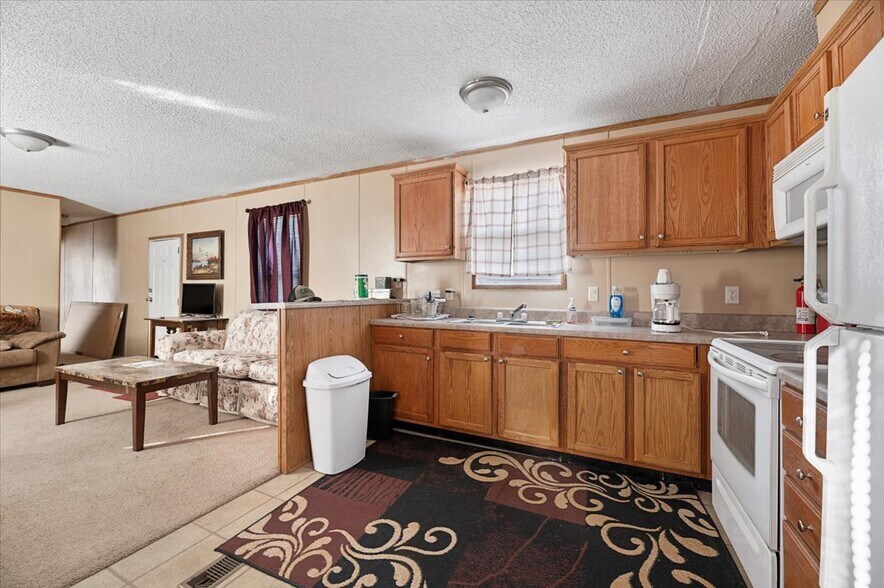 More Photos Of 17500 Hwy 34, Enning Storefront For Sale