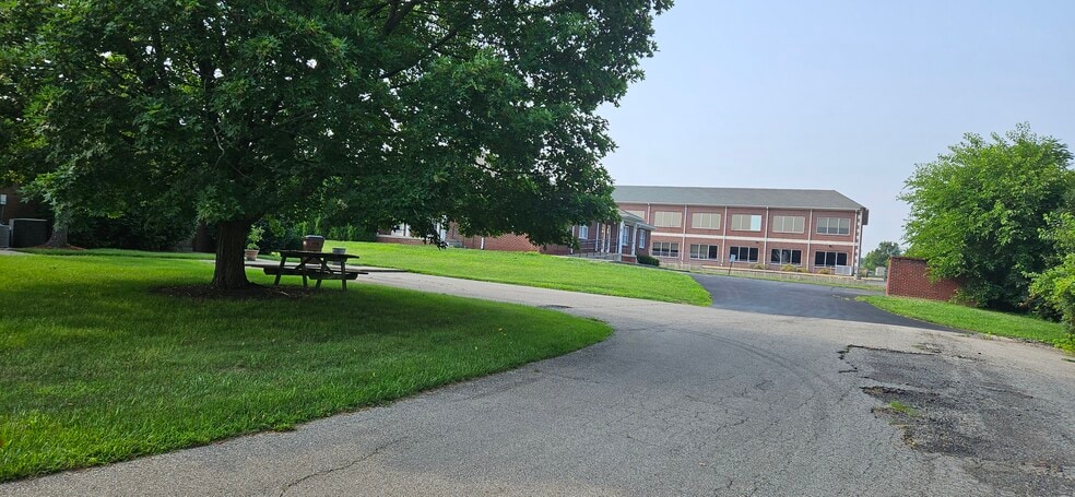 More Photos Of 610 N Main St, Springboro Medical For Lease