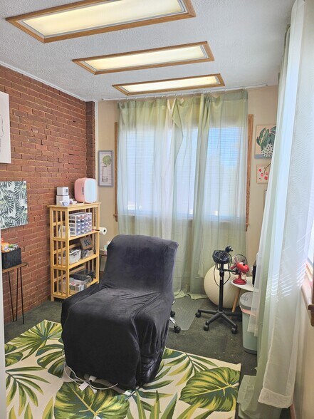 More Photos Of 662 New Castle Rd, Butler Office For Sale