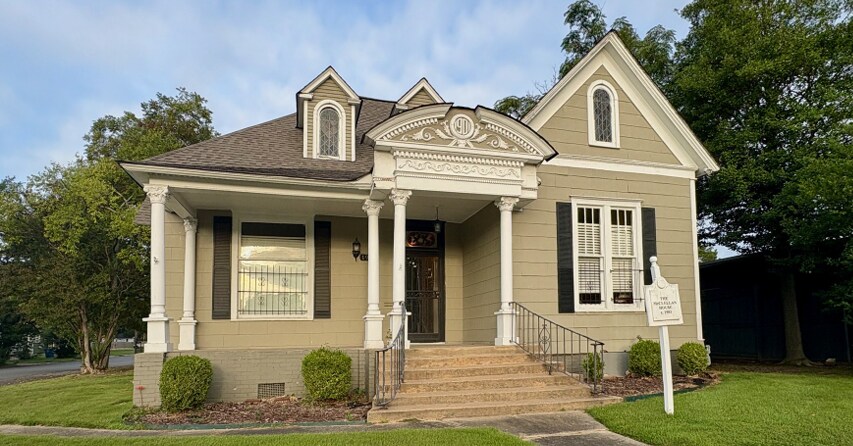 Primary Photo Of 1901 N Main St, North Little Rock Office For Lease