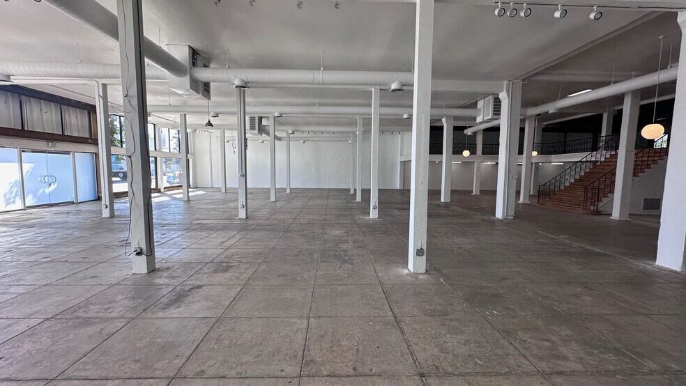 More Photos Of 619 N Western Ave, Los Angeles Storefront For Lease