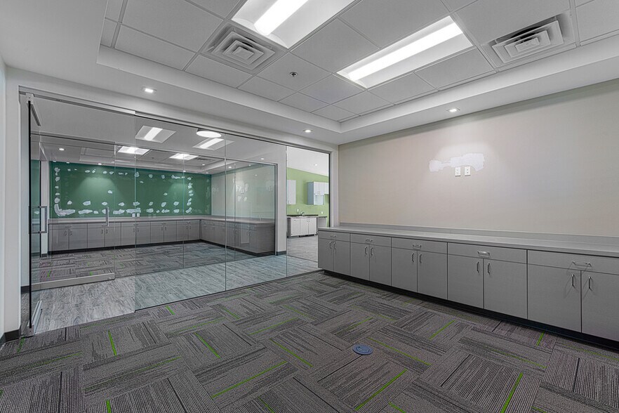 More Photos Of 72140 Magneisa Falls Dr, Rancho Mirage Office Residential For Lease