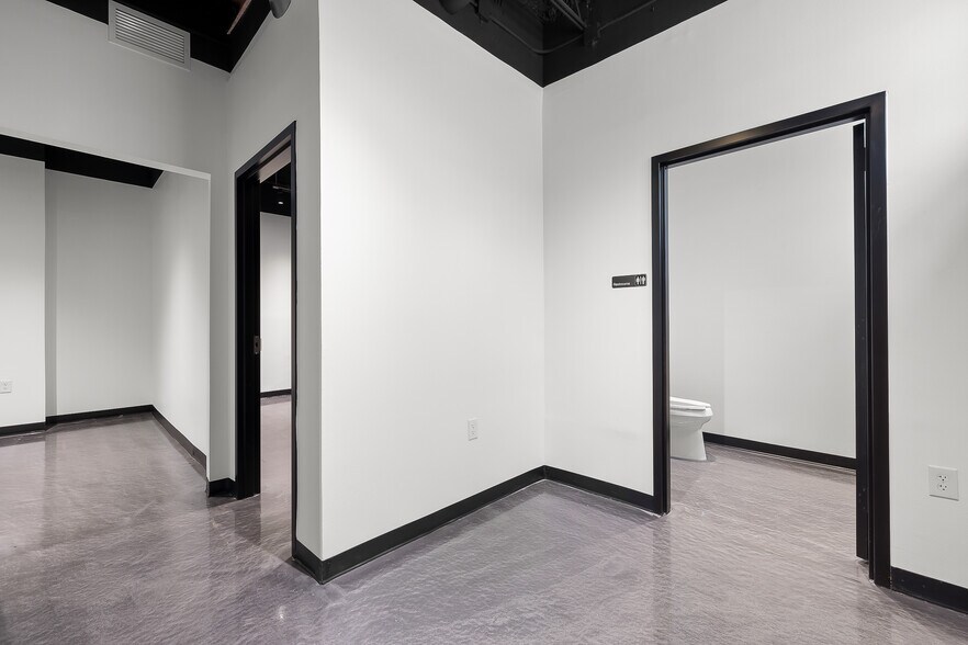 More Photos Of 804 Pecan Blvd, McAllen Coworking Space