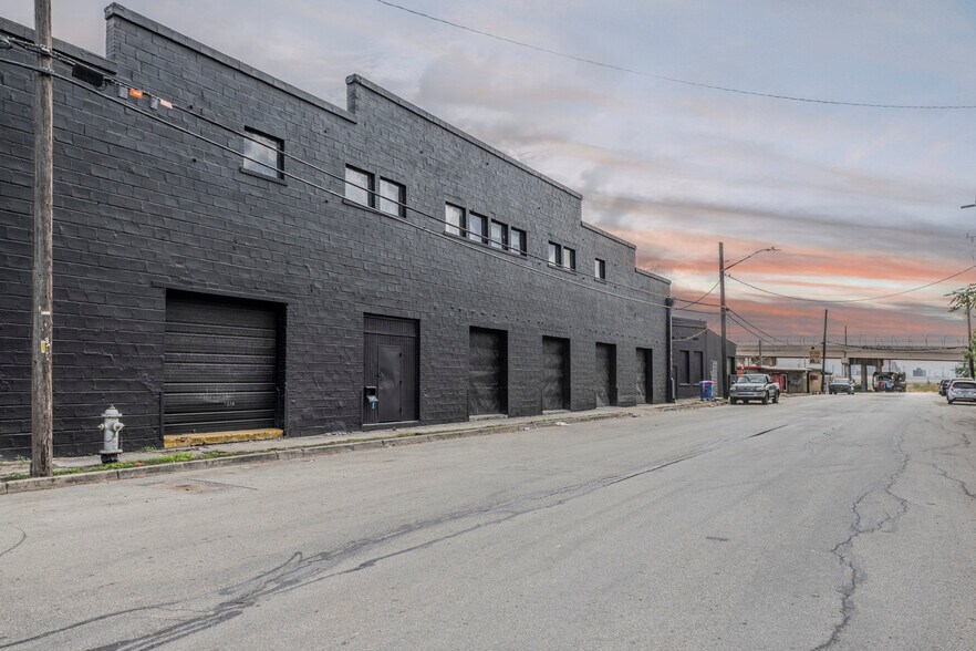 More Photos Of 200 Seguin St, San Antonio Manufacturing For Lease