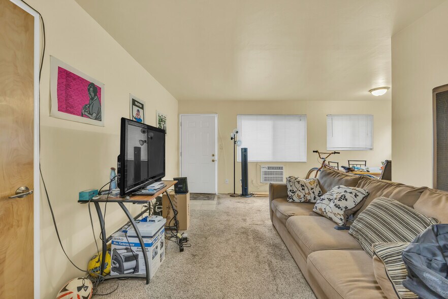 More Photos Of 1721 U St, Sacramento Apartments For Sale