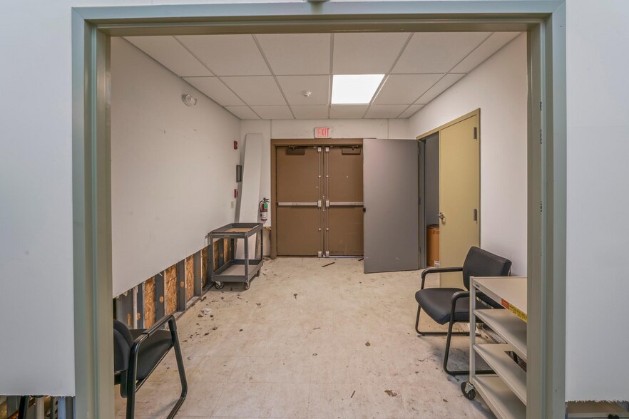 More Photos Of 614 Union Rd, Vineland Office For Sale