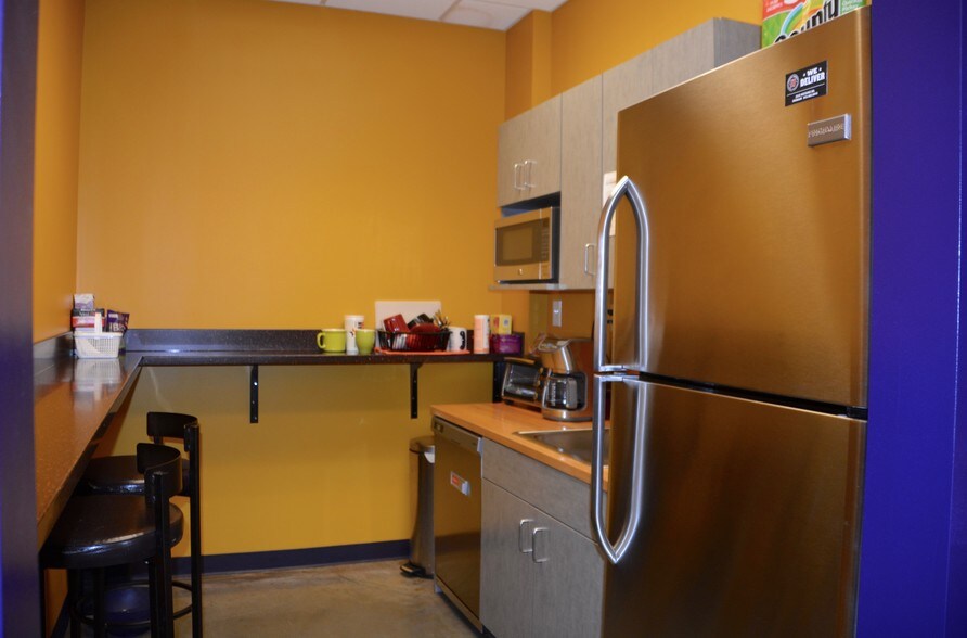 More Photos Of 101 Cosgrove Hill Ave, Chapel Hill Medical For Sale