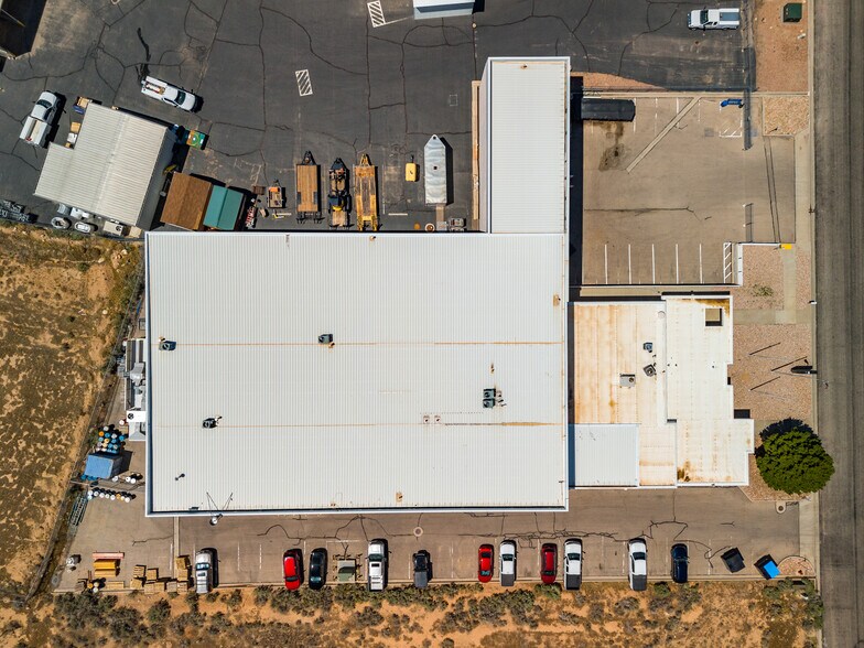 More Photos Of 2331 W Park Ave, Cedar City Distribution For Sale